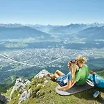Apartment Riesiges Zentrales Mit Parkplatz *