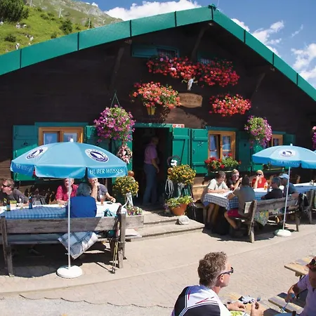 Riesiges Zentrales Mit Parkplatz Appartement