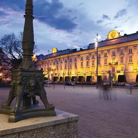 Appartement Riesiges Zentrales Mit Parkplatz