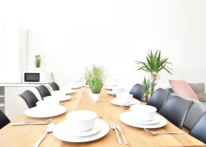 Riesiges Zentrales Mit Parkplatz Apartment