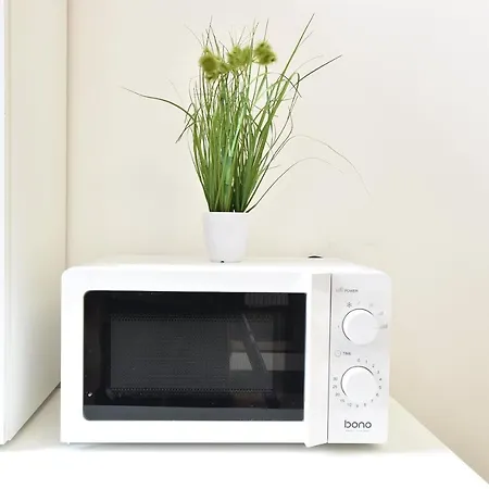 Riesiges Zentrales Mit Parkplatz *